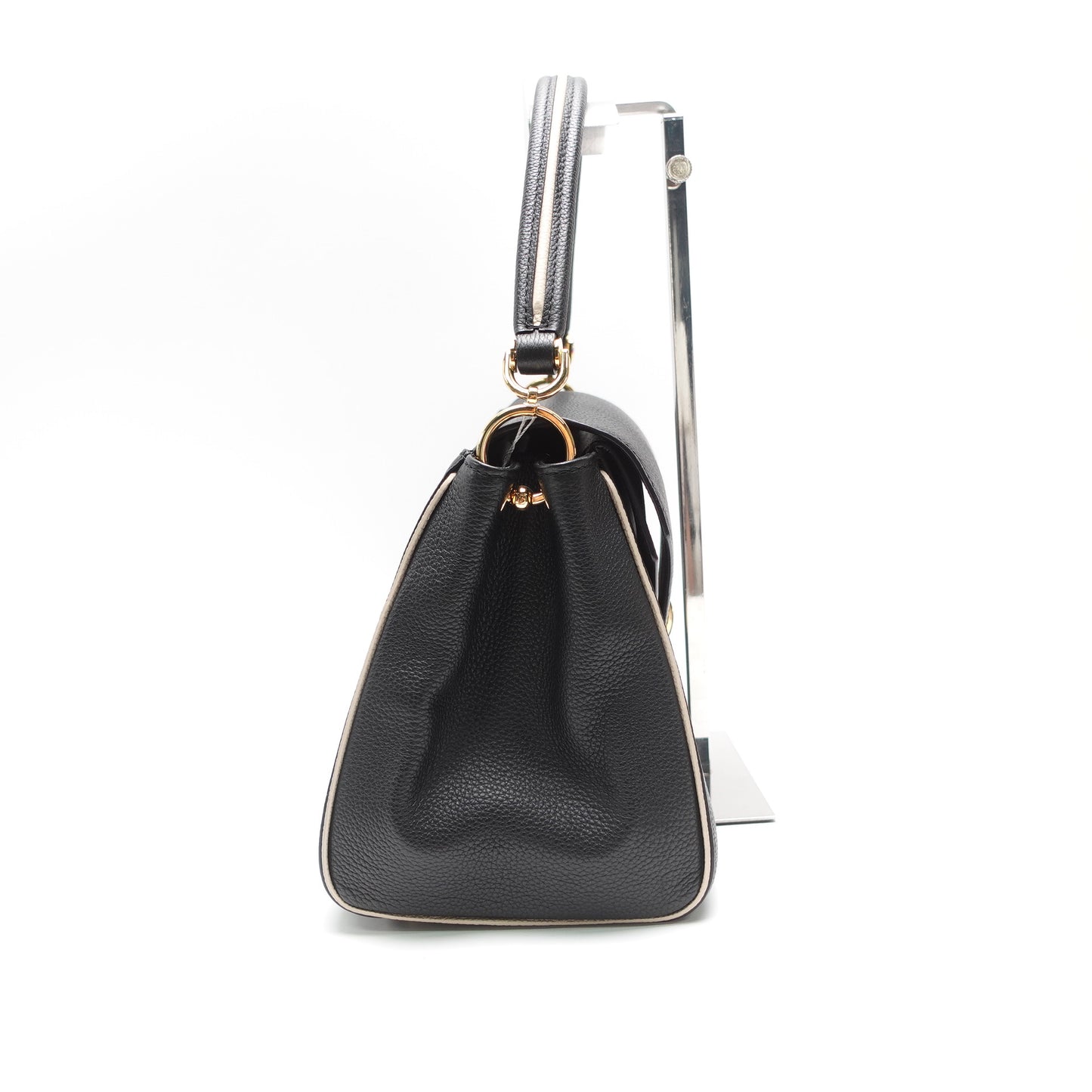 Pre-Owned Louis Vuitton Double V Black Calfskin Leather Shoulder Bag T10467009