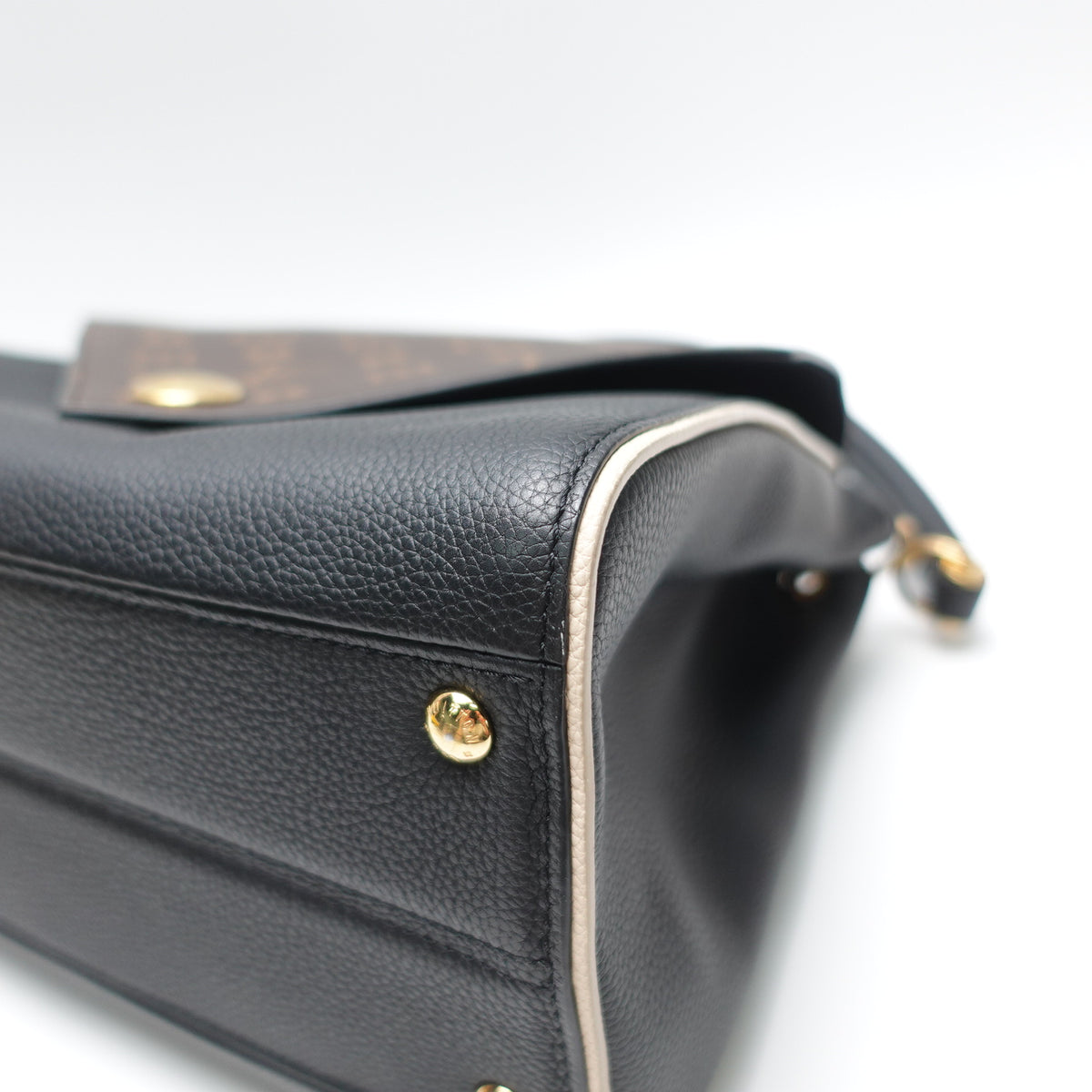 Pre-Owned Louis Vuitton Double V Black&Brown Monnogram Canvas&Calfskin Leather Shoulder Bag T10468134