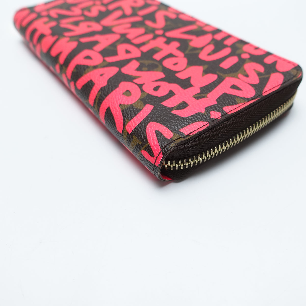 Pre-Owned Louis Vuitton Zipper Pink Canvas Wallet T10468632