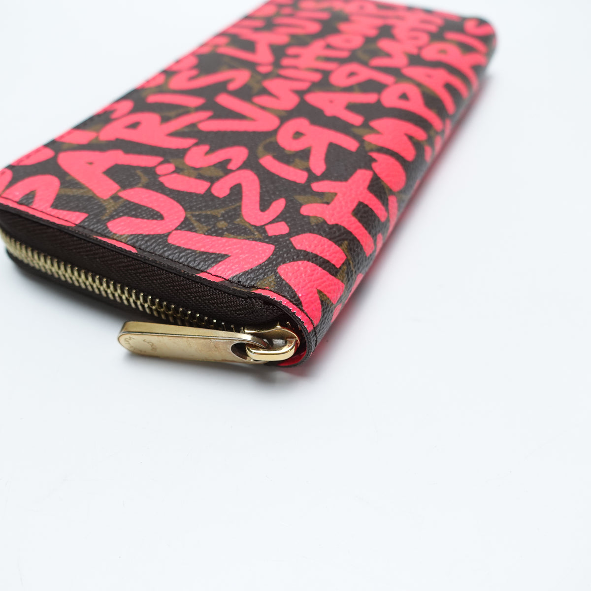 Pre-Owned Louis Vuitton Zipper Pink Canvas Wallet T10468632