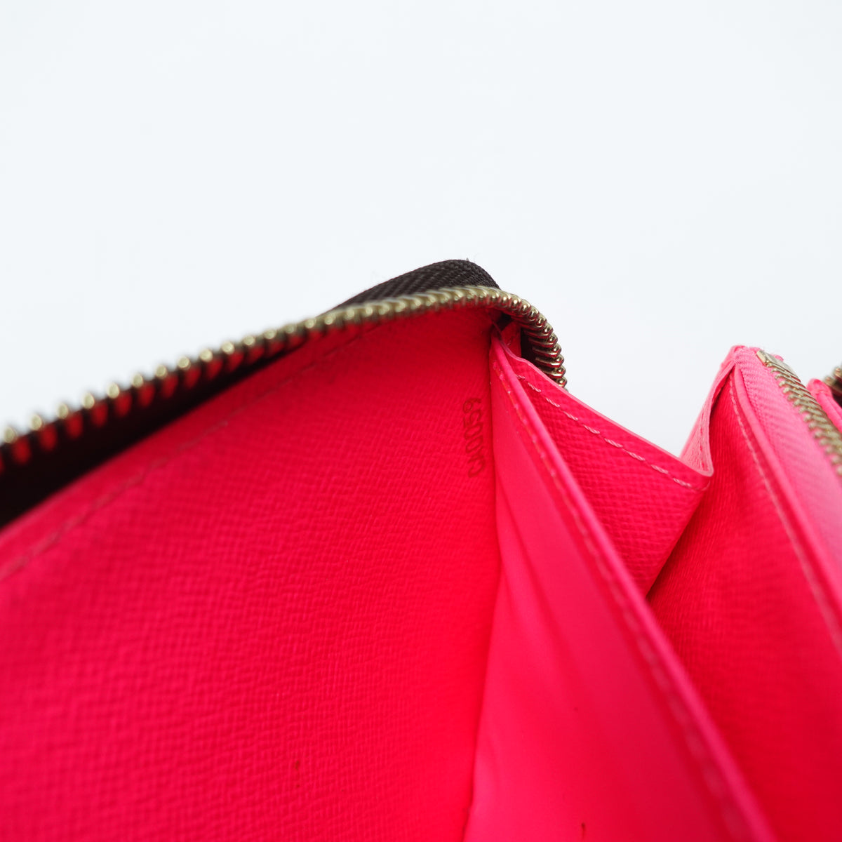 Pre-Owned Louis Vuitton Zipper Pink Canvas Wallet T10468632