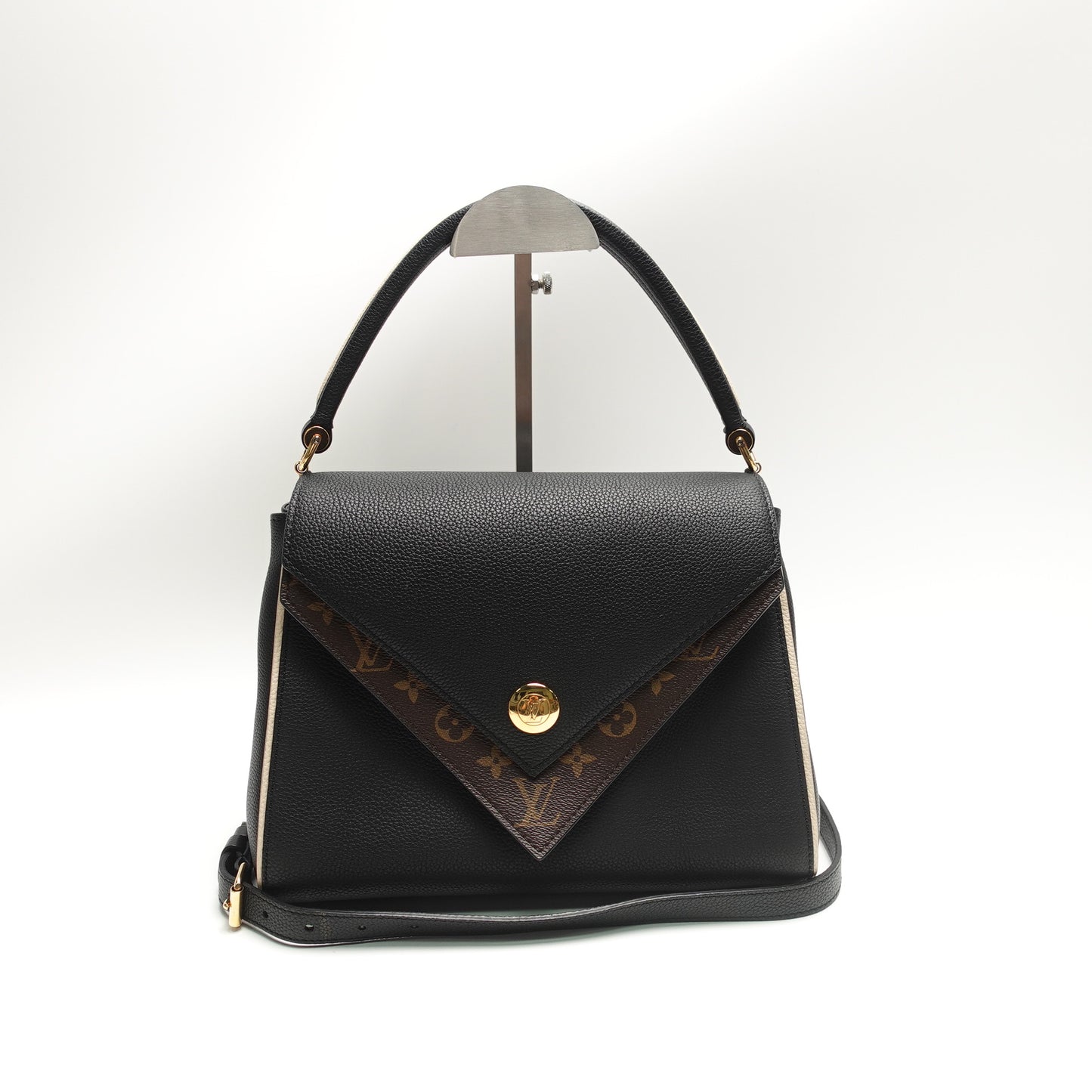 Pre-Owned Louis Vuitton Double V Black Calfskin Leather Shoulder Bag T10467991