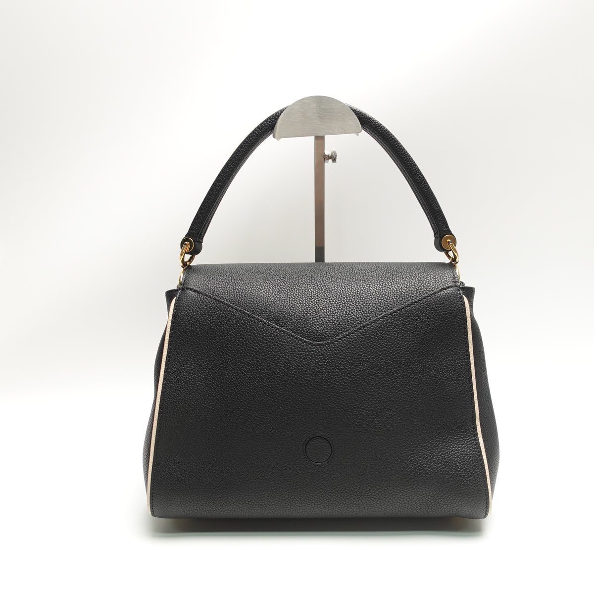 Pre-Owned Louis Vuitton Double V Black Calfskin Leather Shoulder Bag T10467991