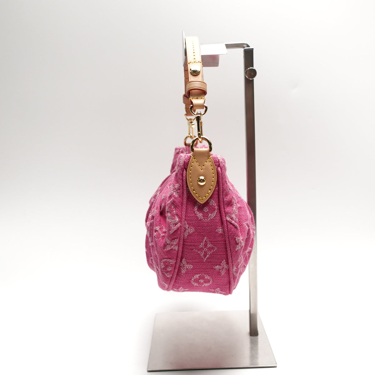 Pre-Owned Louis Vuitton Valley Fuchsia Denim Shoulder Bag T10467898