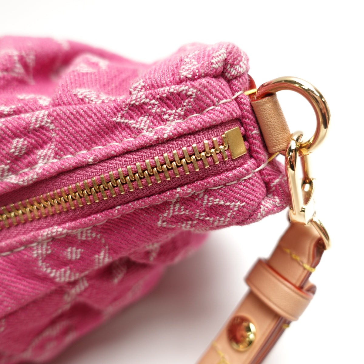 Pre-Owned Louis Vuitton Valley Fuchsia Denim Shoulder Bag T10467898