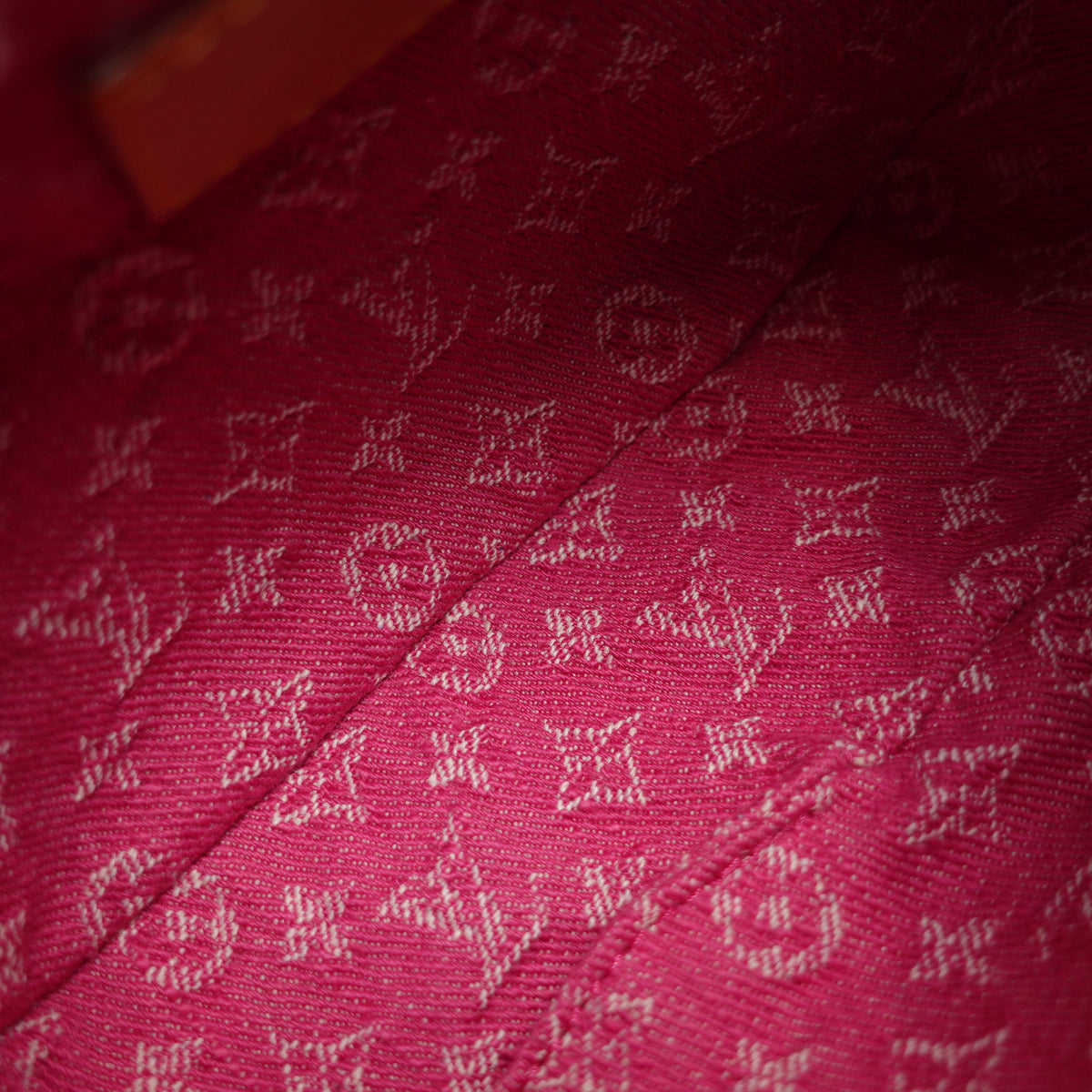 Pre-Owned Louis Vuitton Valley Fuchsia Denim Shoulder Bag T10467898