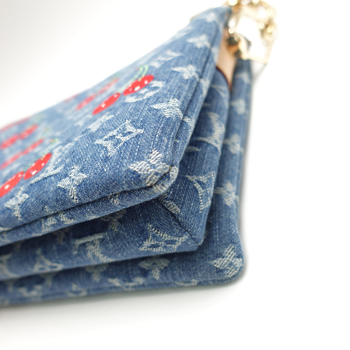Pre-Owned Louis Vuitton Coussin PM Blue Denim Shoulder Bag T10470754