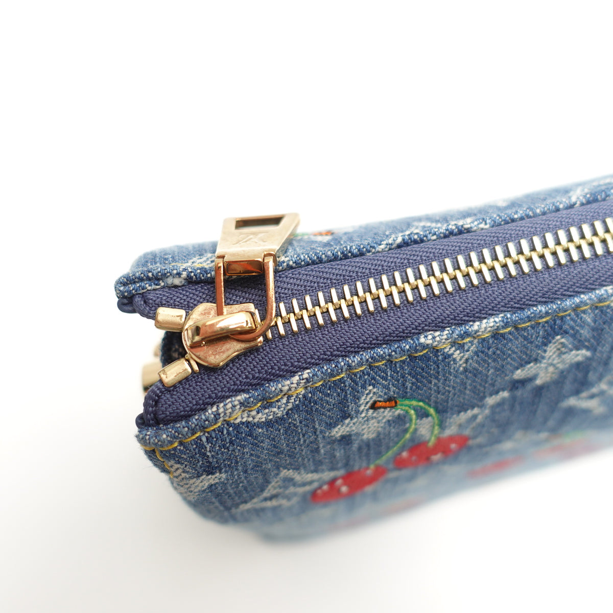 Pre-Owned Louis Vuitton Coussin PM Blue Denim Shoulder Bag T10470754