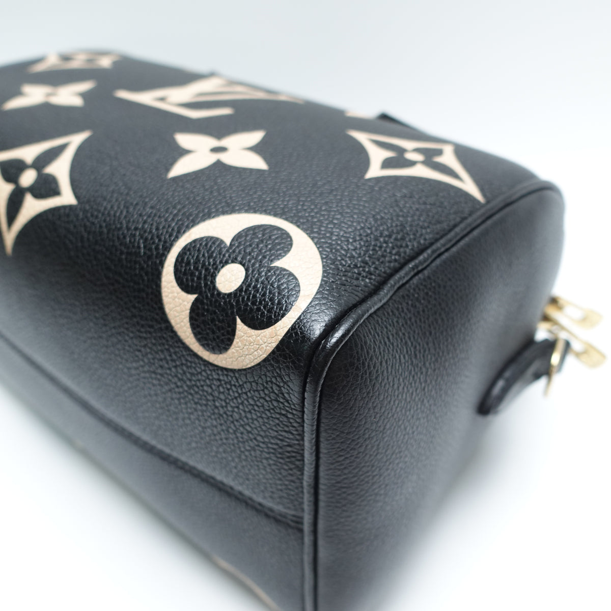 Pre-Owned Louis Vuitton Speedy 25 Bandouliere Black Calfskin Leather Shoulder Bag T10468230