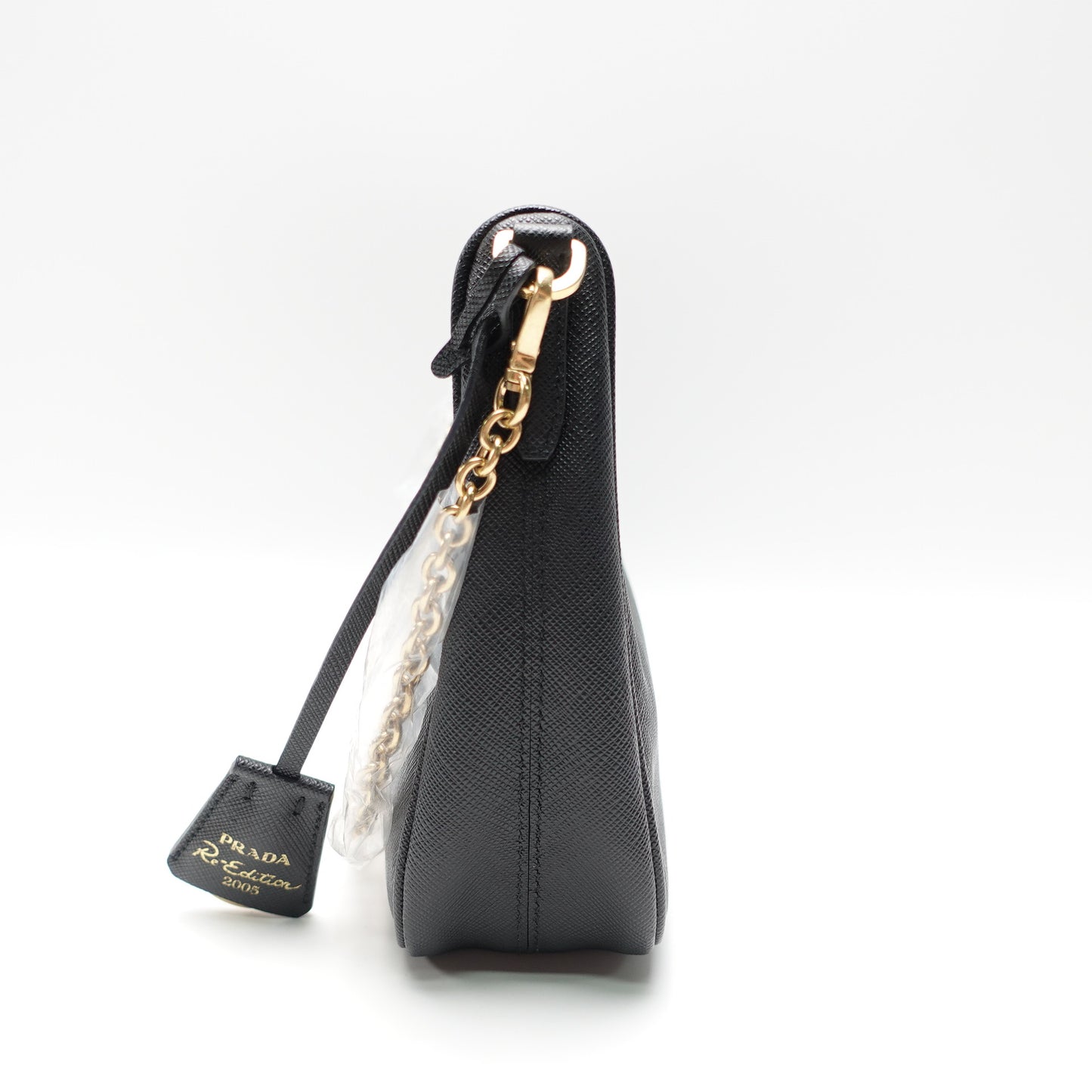 Pre-Owned Prada Re-Edition 2005 Black Saffiano Shoulder Bag T10470679