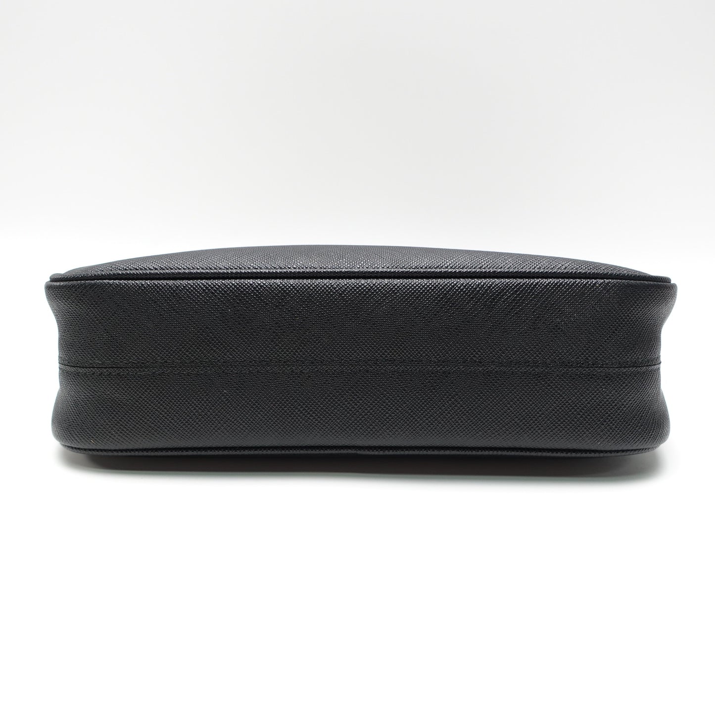 Pre-Owned Prada Re-Edition 2005 Black Saffiano Shoulder Bag T10470679