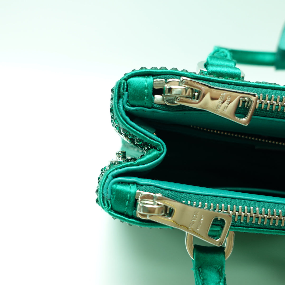 Pre-Owned Prada Galleria Mini Green Crystal Shoulder Bag T10472451