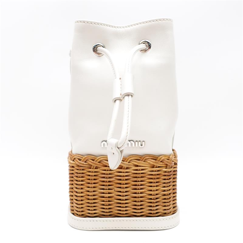 【DEAL】Pre-owned Miumiu White Calfskin Bucket Shoulder Bag