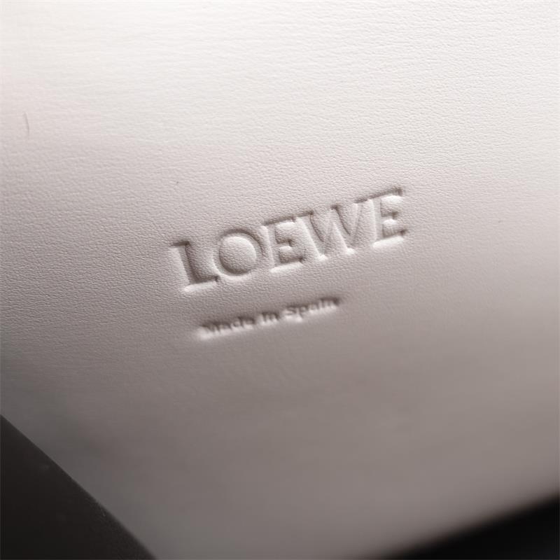 Pre-owned Loewe Barcelona White Calfskin Shoulder Bag-HZ