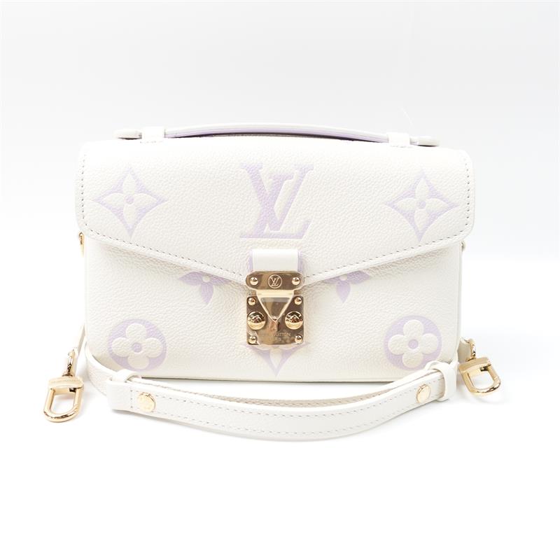 Pre-owned Louis Vuitton Pochette Metis White Calfskin Shoulder Bag