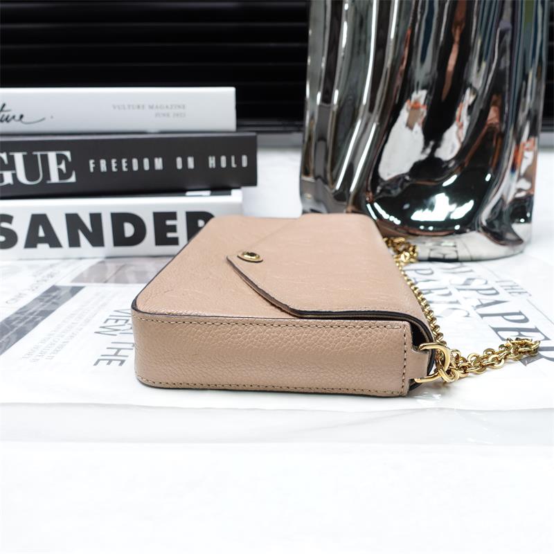 Pre-owned Louis Vuitton POCHETTE FELICIE Beige Clafskin Shoulder Bag