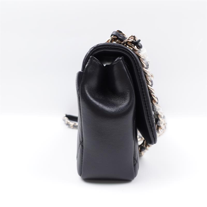 Pre-owned Chanel Black Calfskin Shoulder Bag