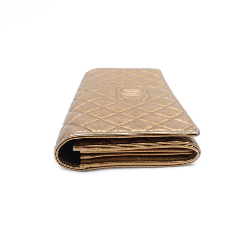 Pre-owned Chanel Gold Lambskin Wallet