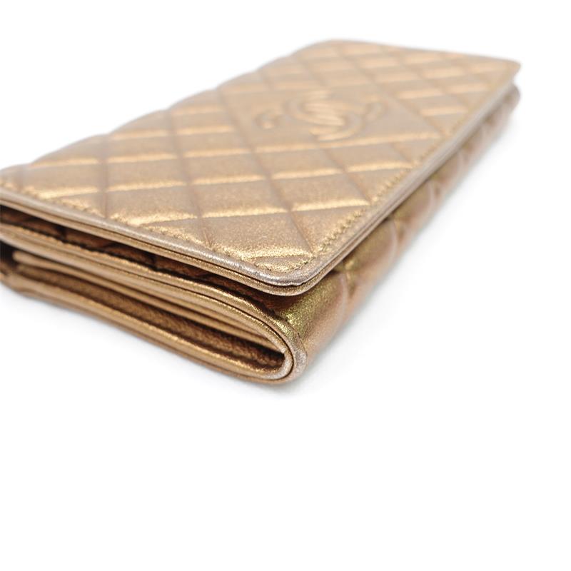 Pre-owned Chanel Gold Lambskin Wallet