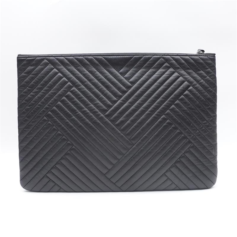 Pre-owned Chanel Black Chervon Calfskin Clutch - TS