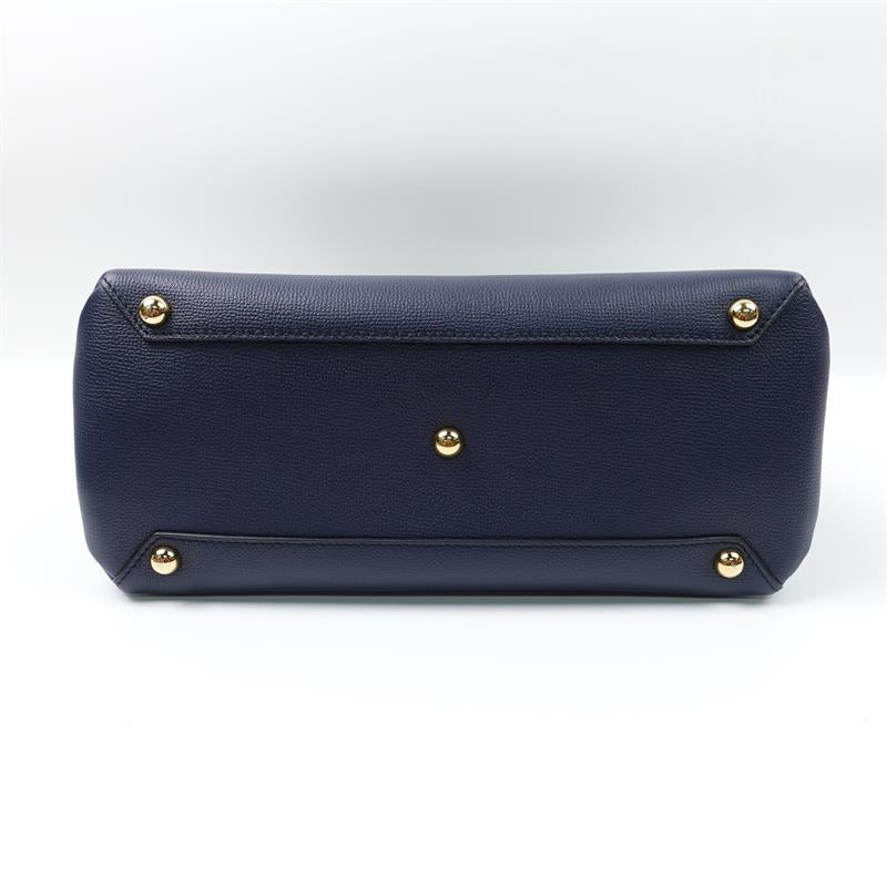 【DEAL】Pre-owned Burberry Banner Small Navy Calfskin Shoulder Bag - TS