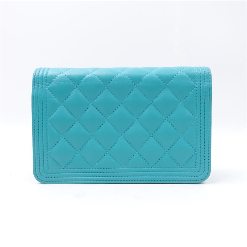 Pre-owned Chanel Blue Lambskin Woc