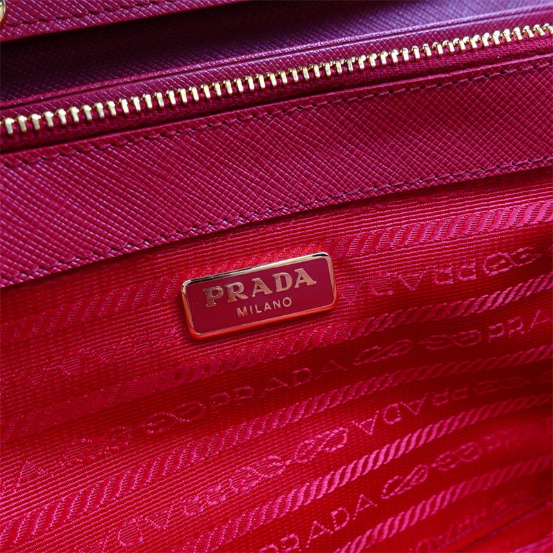 Pre-owned Prada Red Calfskin Shoulder Bag