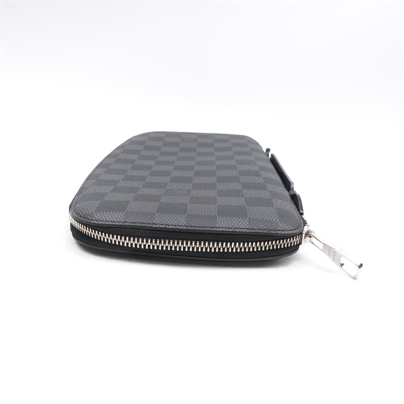 Pre-owned Louis Vuitton Black Coated Canvas Clutch-TS