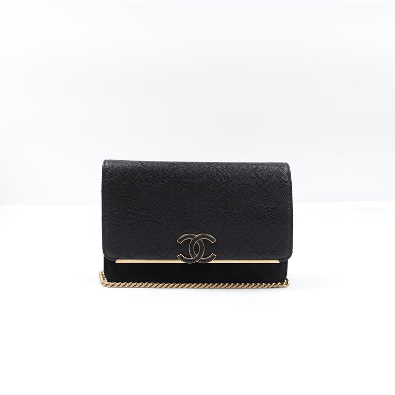 Pre-owned Chanel Black Calfskin Woc