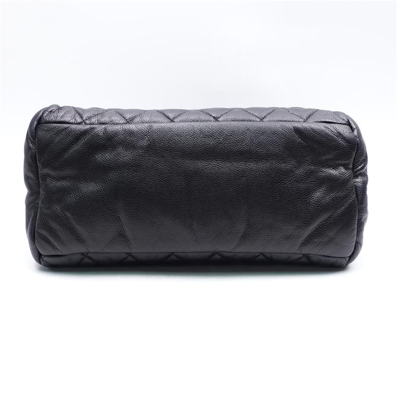 Pre-owned Chanel Black Calfskin Handle Bag-TS