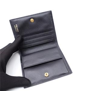 【DEAL】Pre-owned PRADA Calfskin Small Leather Goods Caflskin Leather Biofold Short Wallet-HZTT