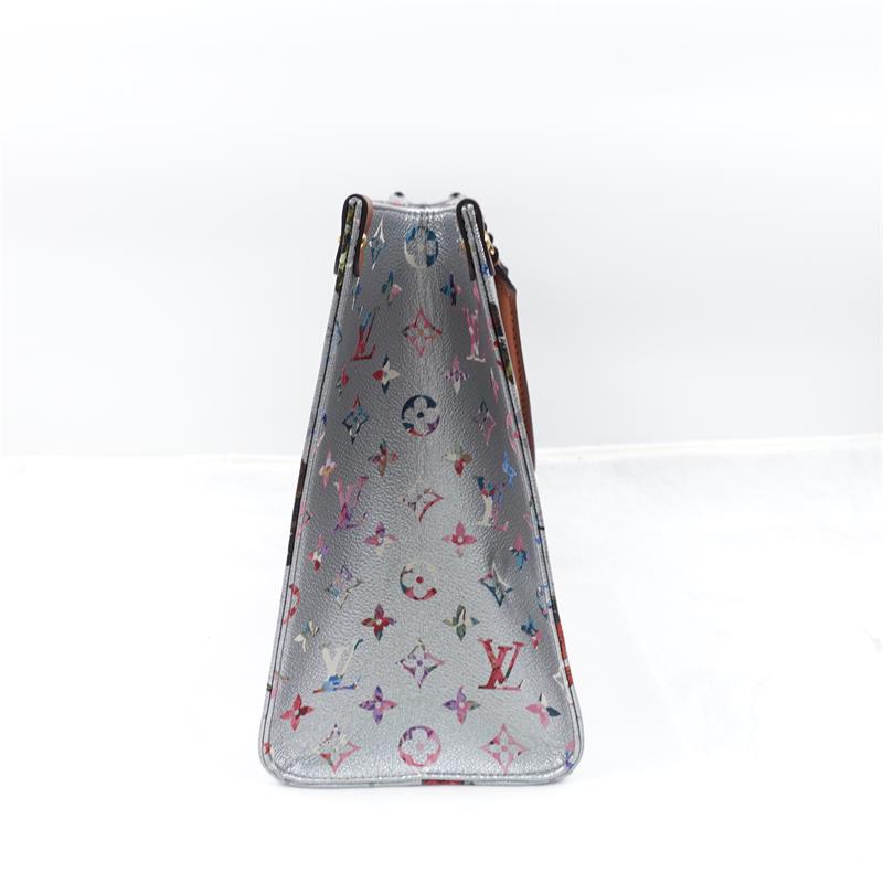 Pre-owned Louis Vuitton Onthego Silver Coated Canvas Tote