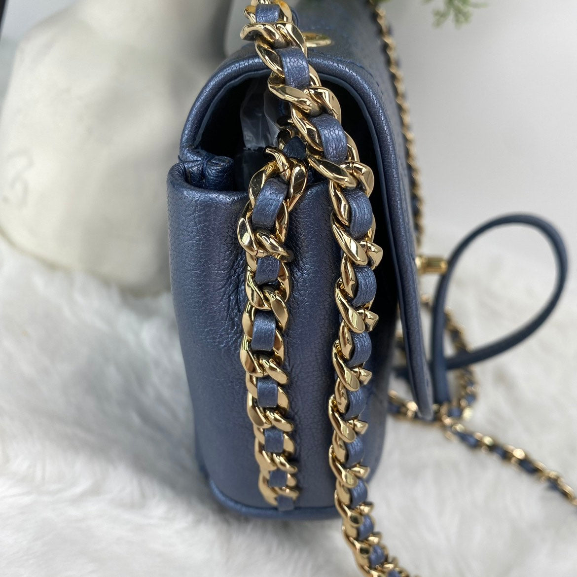 Pre-owned Chanel Blue Diamond Pattern Calfskin Crossbody Bag-HZ