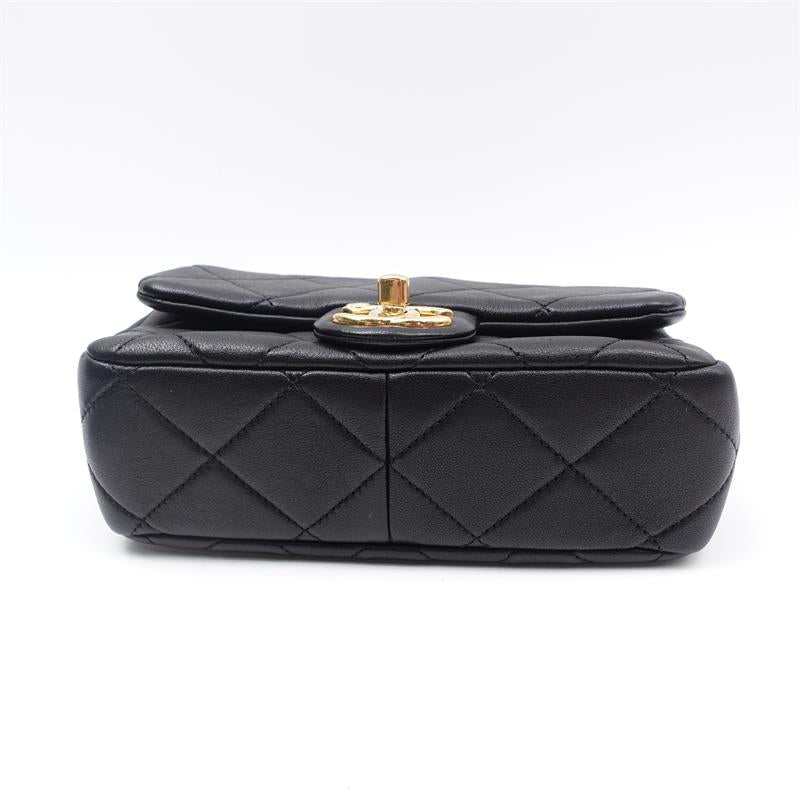 Pre-owned Chanel Black Calfskin Shoulder Bag