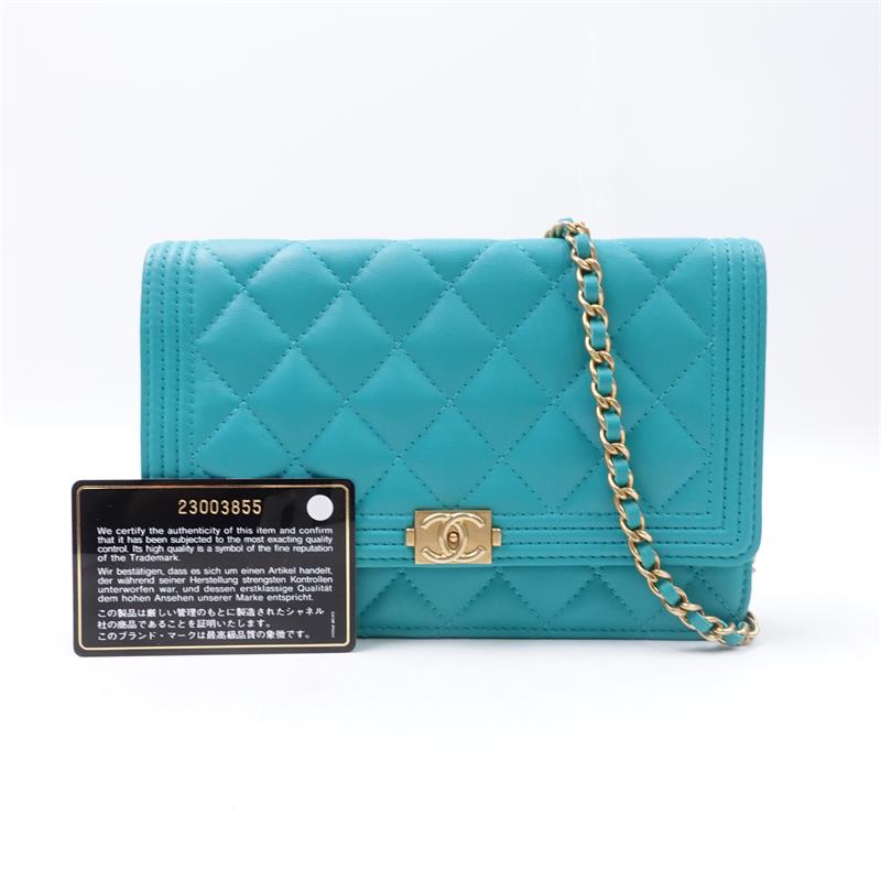 Pre-owned Chanel Blue Lambskin Woc