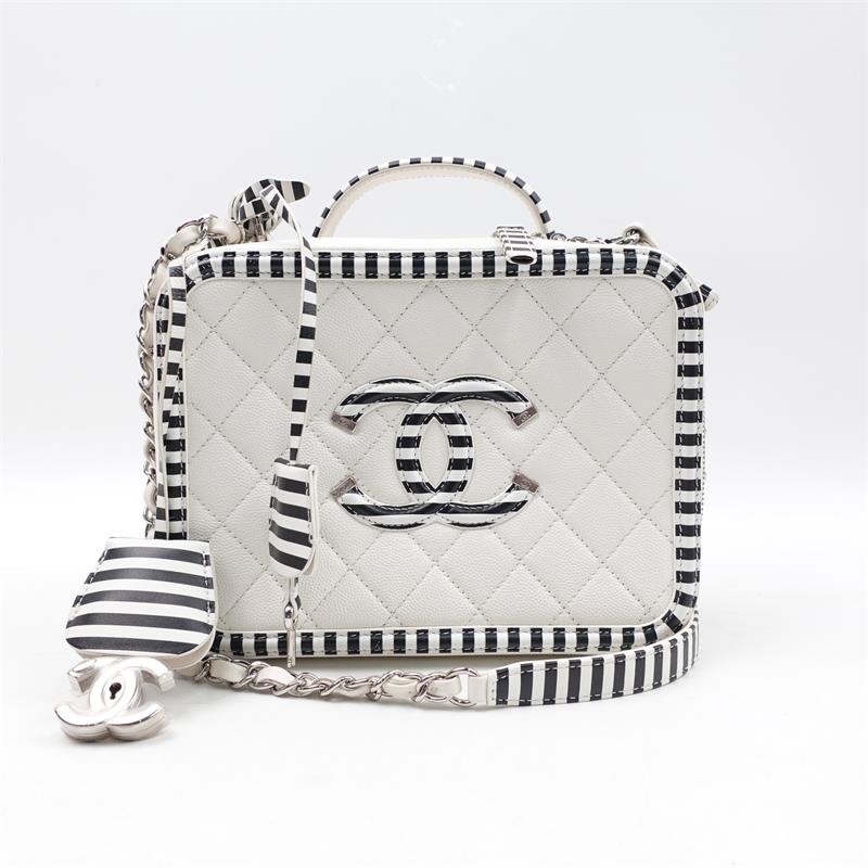 Pre-owned Chanel White Vanity Case Calfskin Shoulder Bag