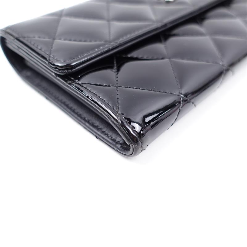 Pre-owned Chanel Black Vernis Wallet