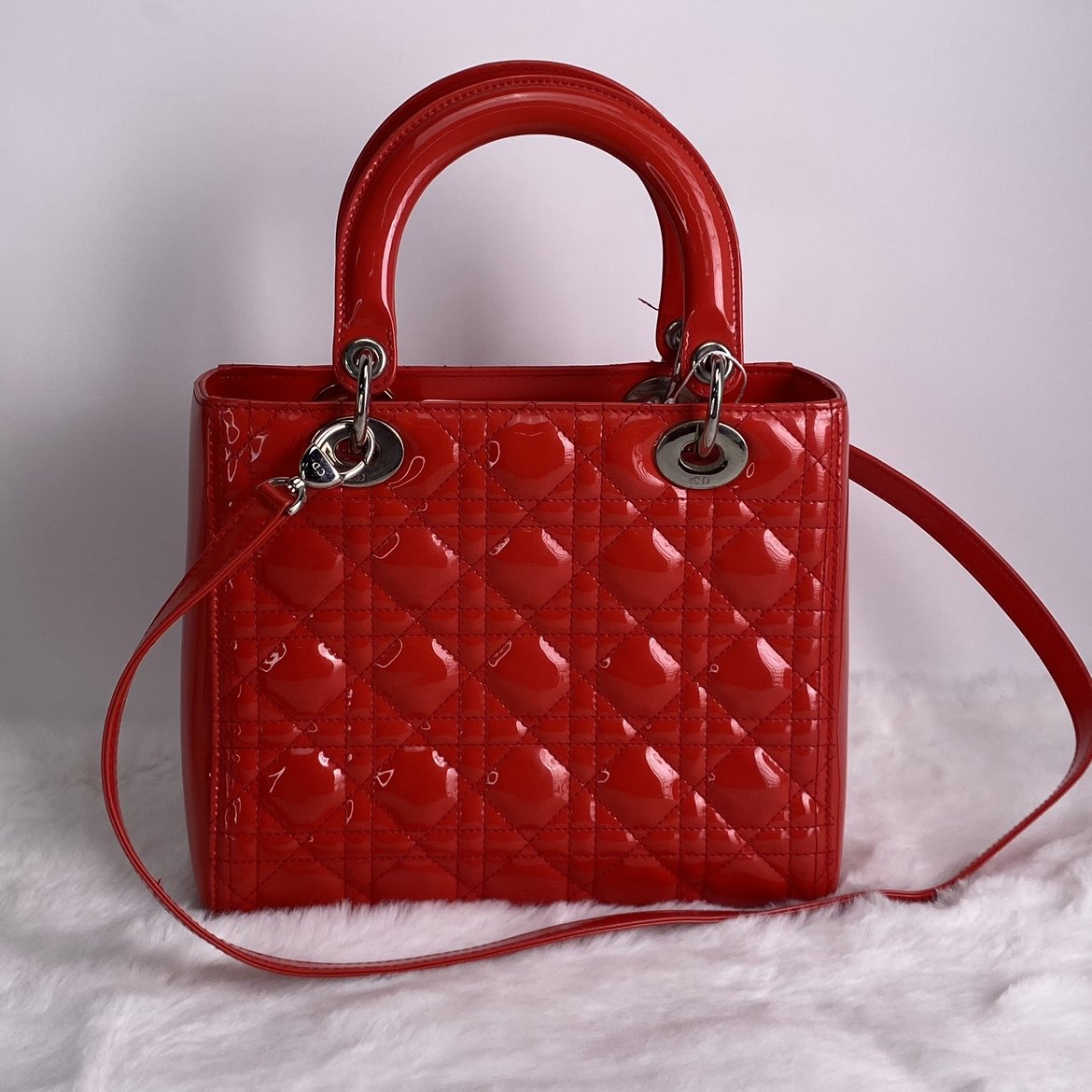 Pre-owned Dior Lady Red Vernis Shoulder Bag-HZ