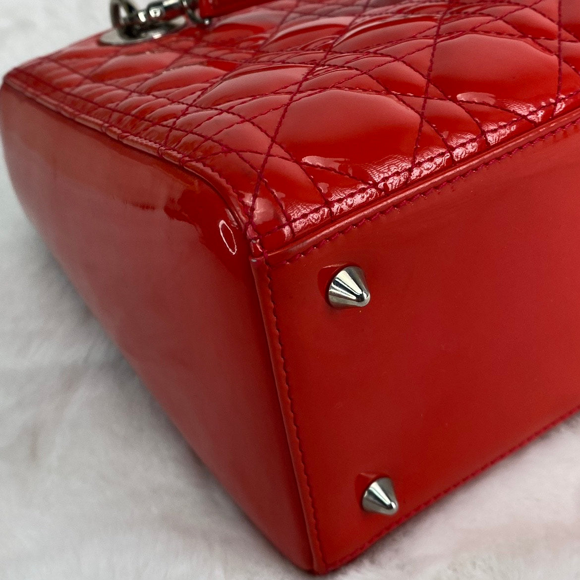 Pre-owned Dior Lady Red Vernis Shoulder Bag-HZ