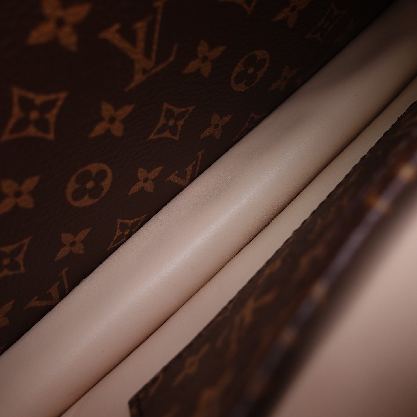 Pre-Owned Louis Vuitton Trunk Clutch Brown Monogram Canvas Shoulder Bag T10399734