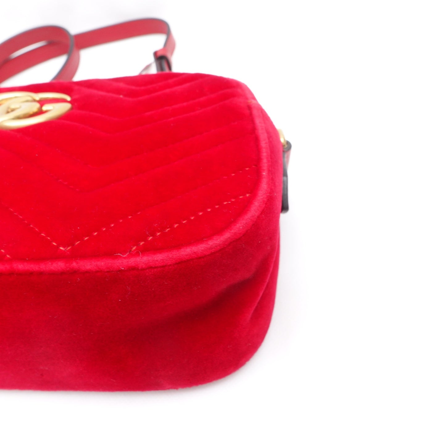 Pre-owned Gucci GG Marmont Camera Red Velvet Crossbody Bag