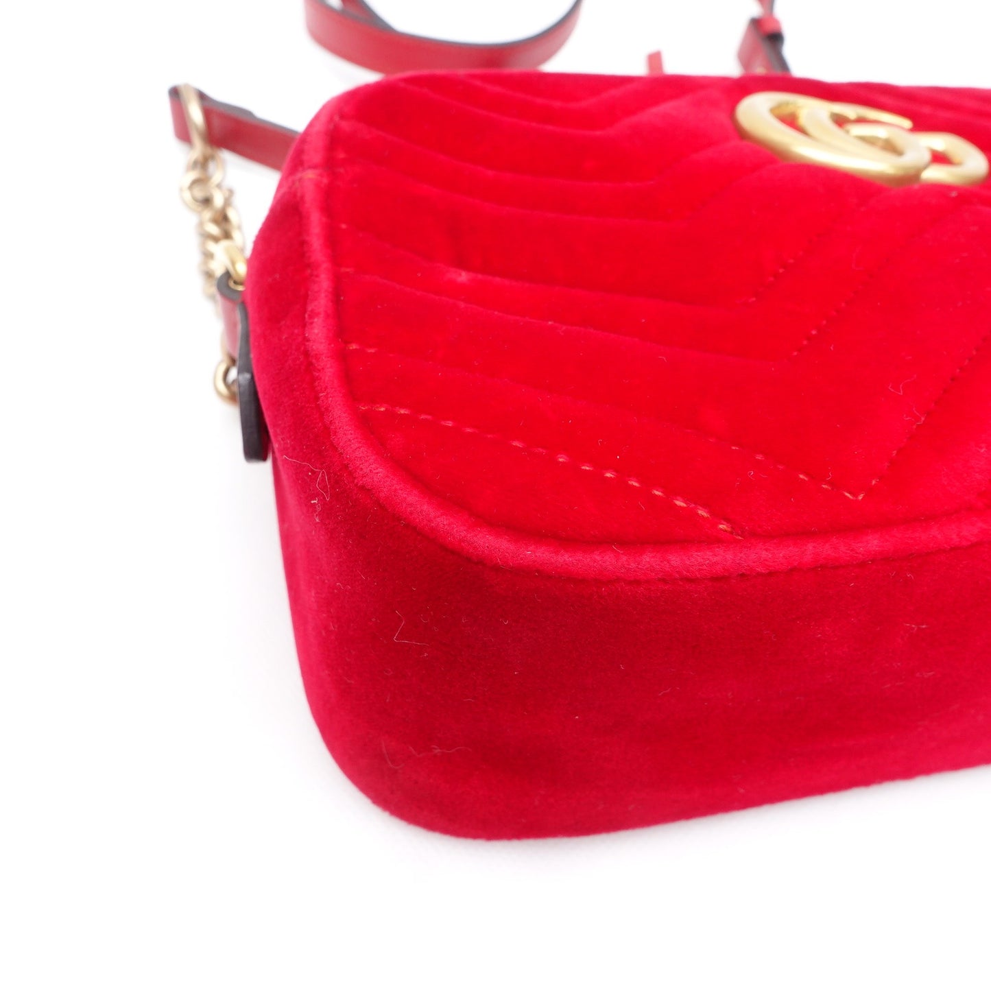 Pre-owned Gucci GG Marmont Camera Red Velvet Crossbody Bag