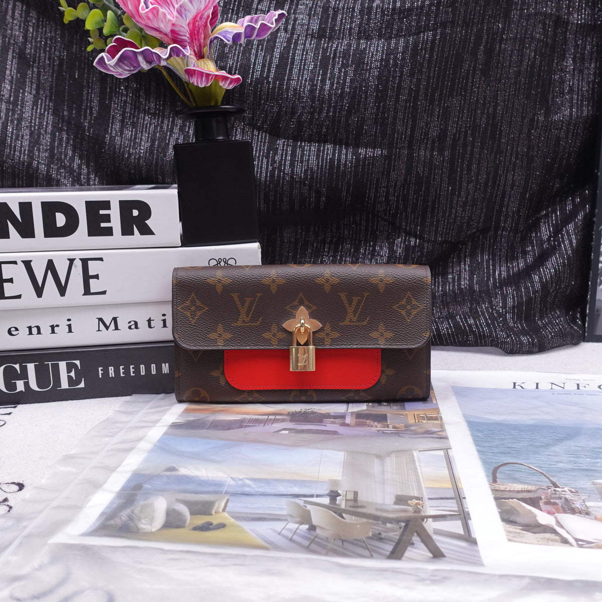Pre-Owned Louis Vuitton Flowers Compact Brown&Red Monogram Canvas Wallet T10357844