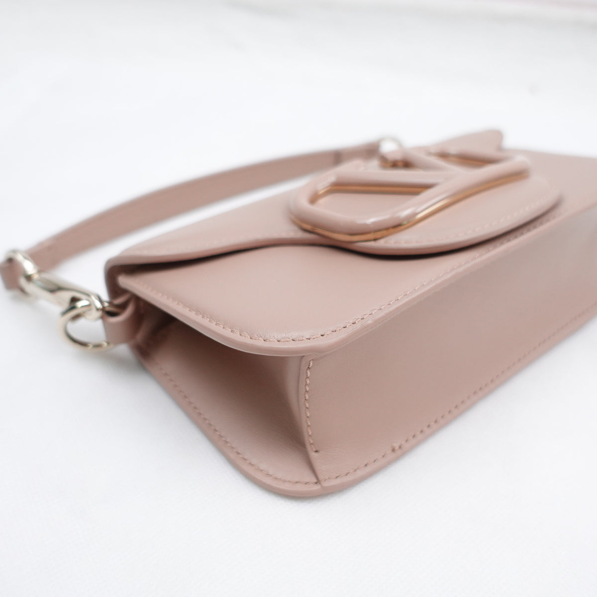 Pre-Owned Valentino Loco Pink Leather Shoulder Bag T10355143
