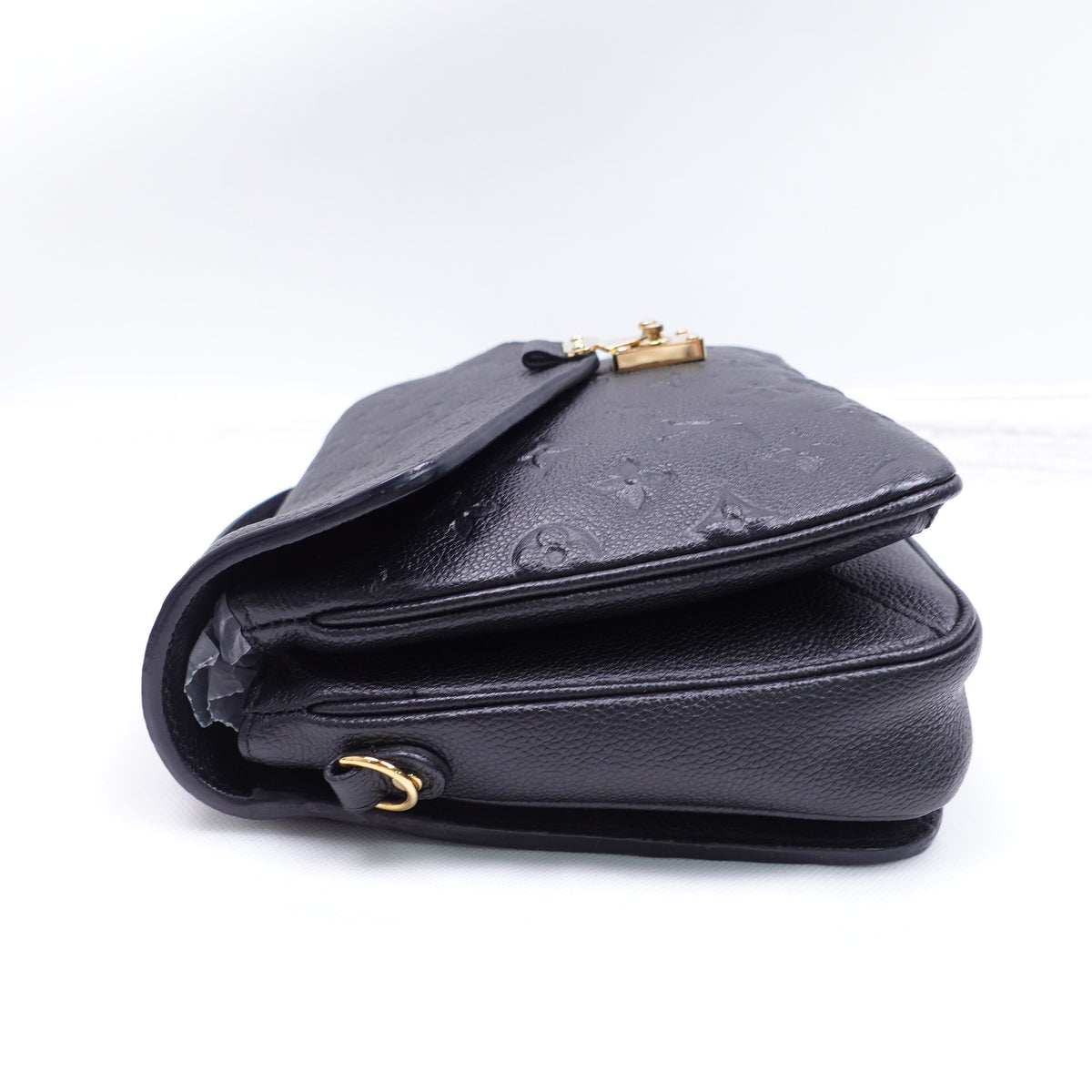 Pre-Owned Louis Vuitton Pochette Metis Black Calfskin Leather Shoulder Bag T10363546