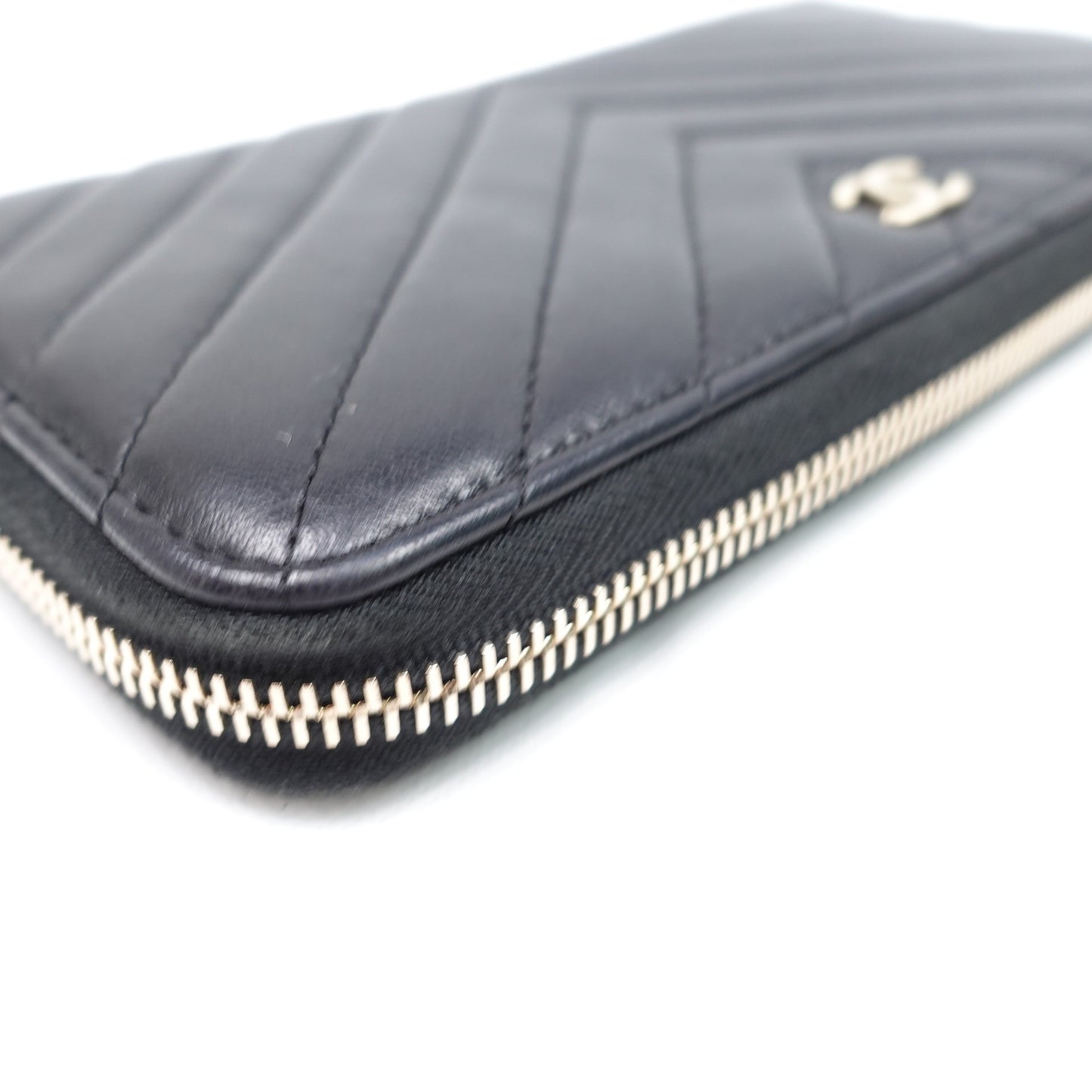 Pre-owned Chanel Black Chervon Lambskin Wallet