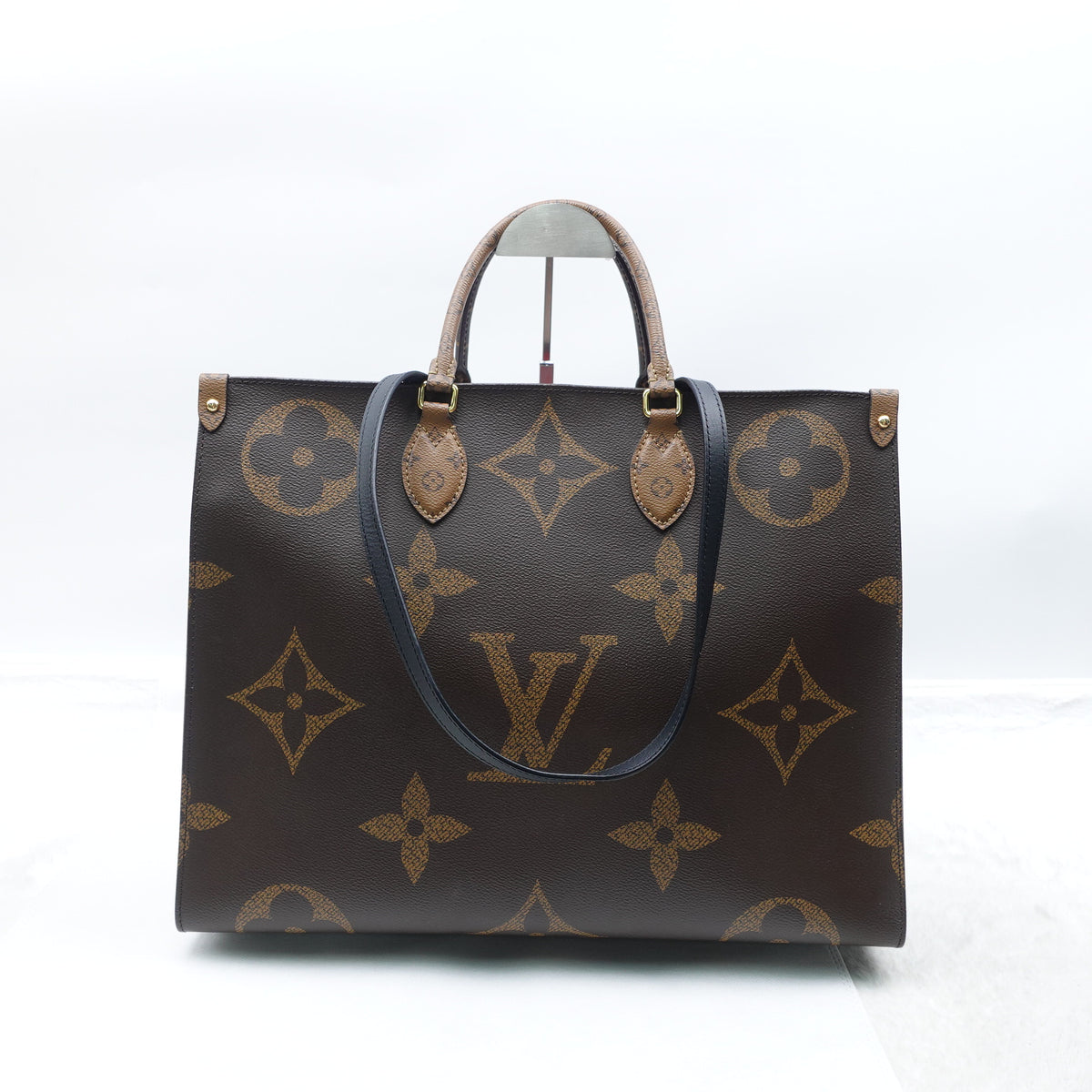 Pre-Owned Louis Vuitton Onthego GM Reverse Monogram Coated Canvas Shoulder Bag T10370137