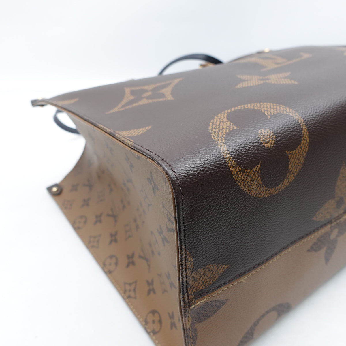 Pre-Owned Louis Vuitton Onthego GM Reverse Monogram Coated Canvas Shoulder Bag T10370137