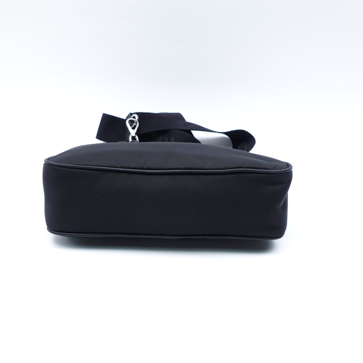 Prada Re-Edition 2000 Black Nylon Shoulder Bag T10391845