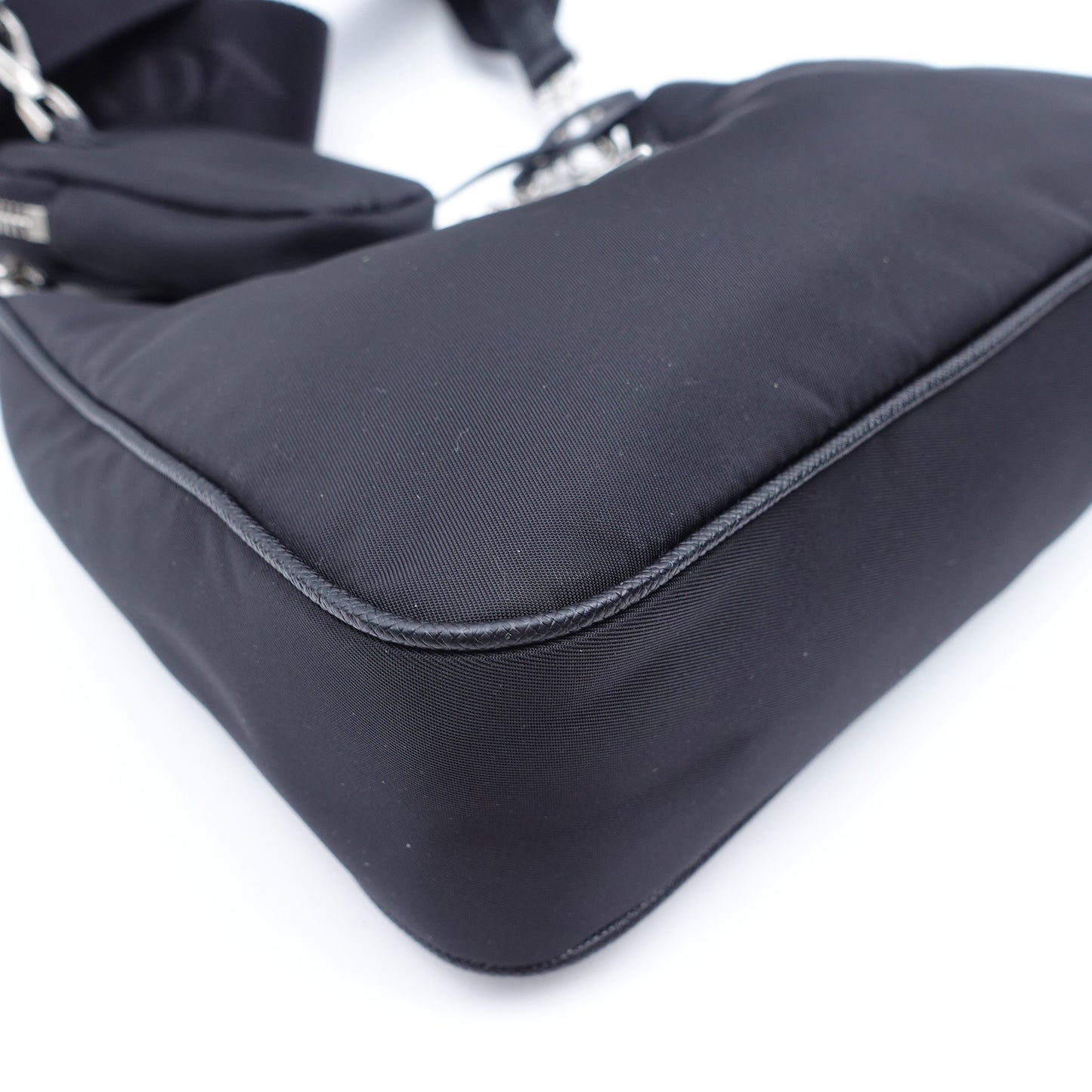 Prada Re-Edition 2000 Black Nylon Shoulder Bag T10391845